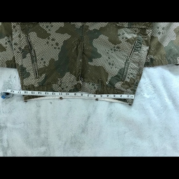 Levi’s Fatigue Cargo Pants - Picture 3 of 7